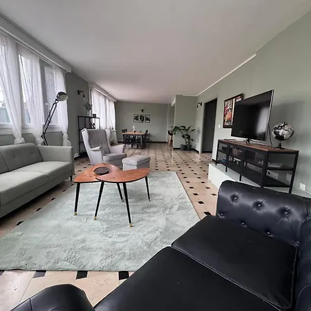 Retro Lomme Apartment *